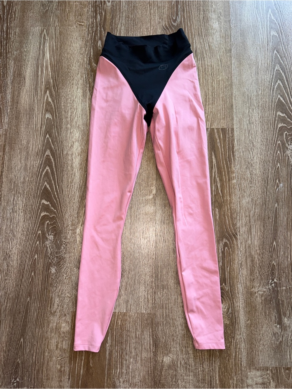 80s Inspired Black and Pink High-Waist Leggings